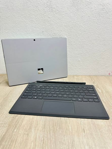 Microsoft Surface Pro Core i5, 7ème Génération
