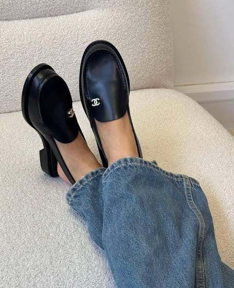 Chaussures disponibles en tailles 37 à 42