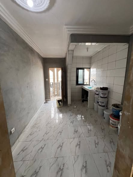 Studio moderne à louer à Makepe