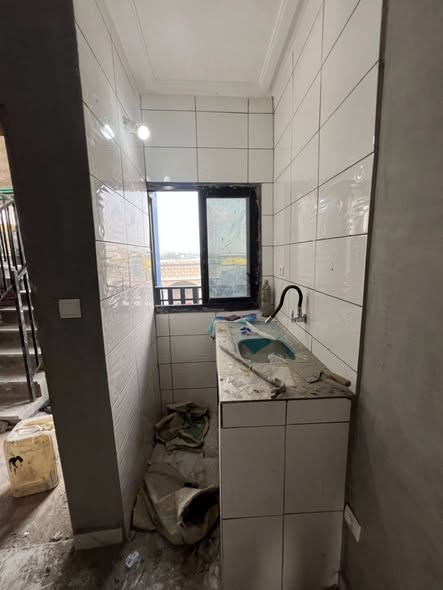 Studio moderne à louer à Makepe
