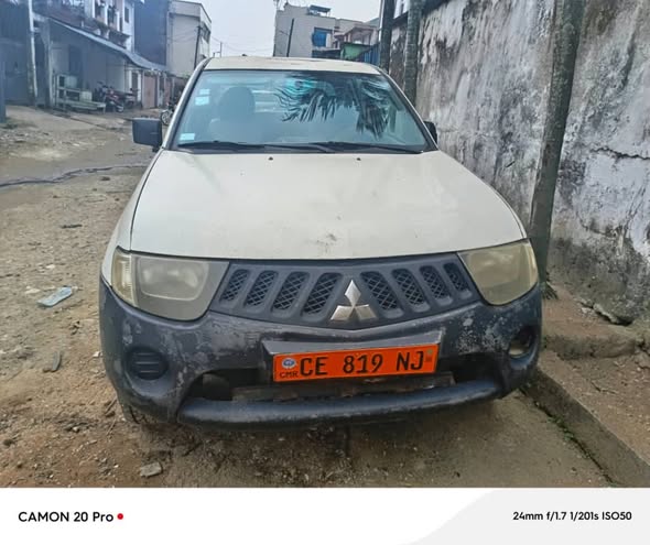 Voiture à vendre, peinture à refaire