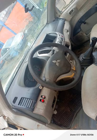 Voiture à vendre, peinture à refaire