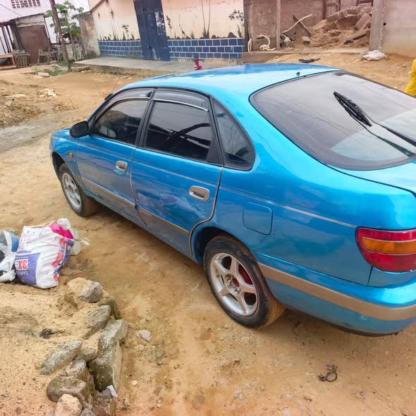 Toyota Carina E année 1997 à vendre