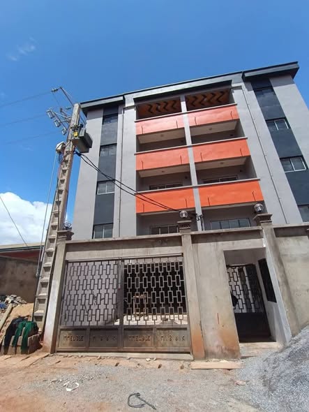Appartement à louer à Etoug-Ebe
