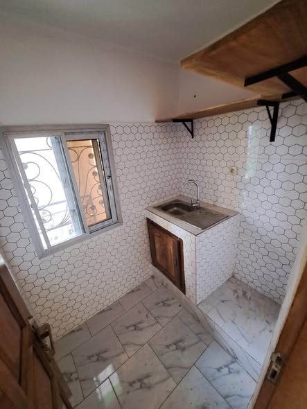 Studio moderne à Nkoabang