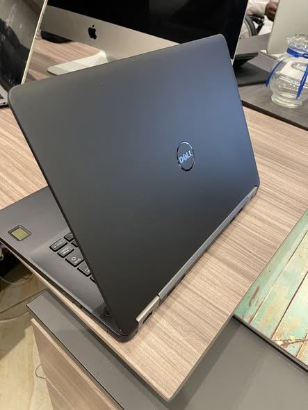 Dell Latitude 7270 6th Gen Intel i7-6600U