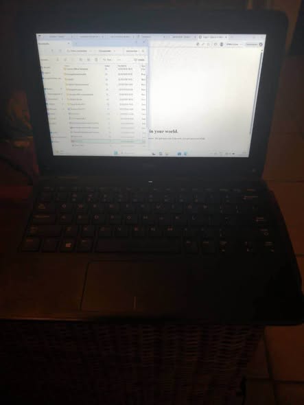 Laptop with SSD 128 Go and RAM 4 Go