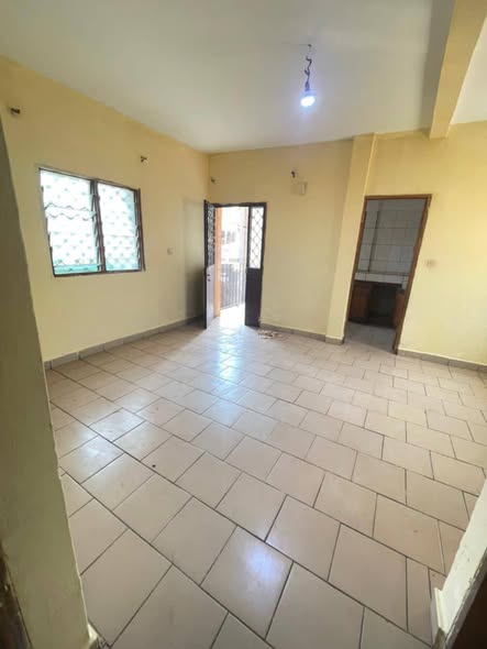 Vaste appartement moderne à louer à biyem assi jouvence