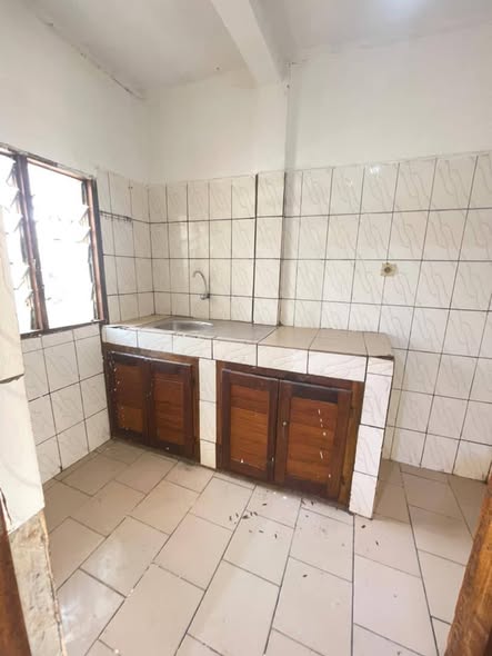 Vaste appartement moderne à louer à biyem assi jouvence