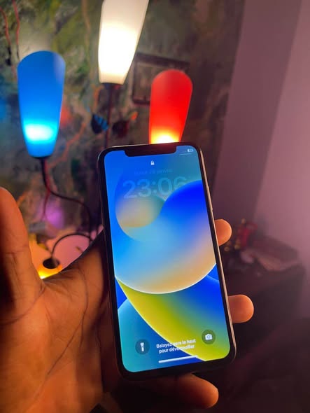 IPhone X simple 64giga batterie