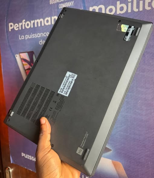 LENOVO THINKPAD T14s Gen 3 – Ultra Puissant & Ultra Léger