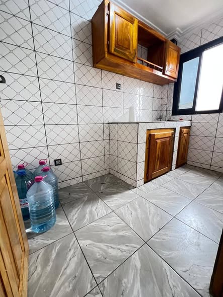 Studio moderne à louer à Logbessou