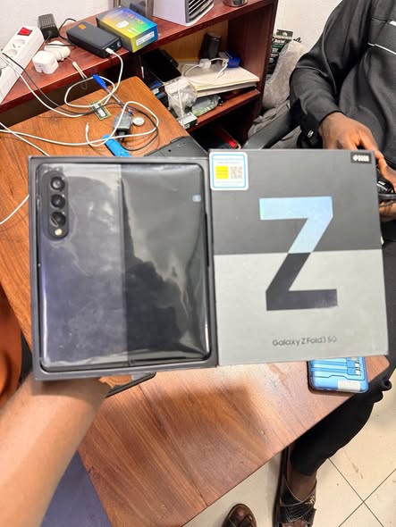 Samsung Galaxy Fold Z 3 for sale