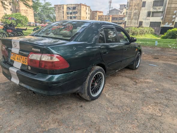 Vente flash Mazda essence impeccable