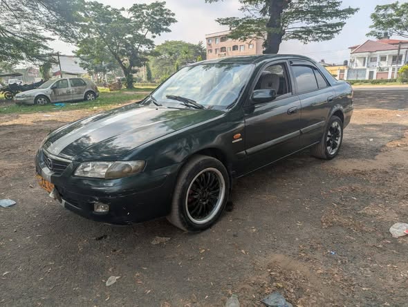 Vente flash Mazda essence impeccable