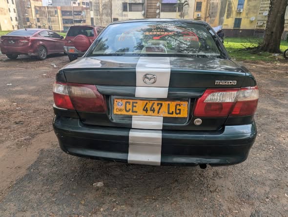 Vente flash Mazda essence impeccable