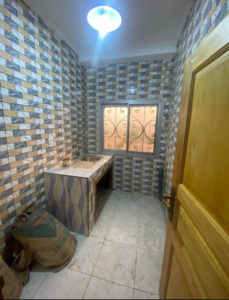 Studio moderne à louer à Nkoabang