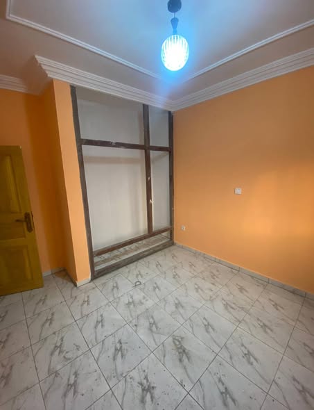 Studio moderne à louer à Nkoabang