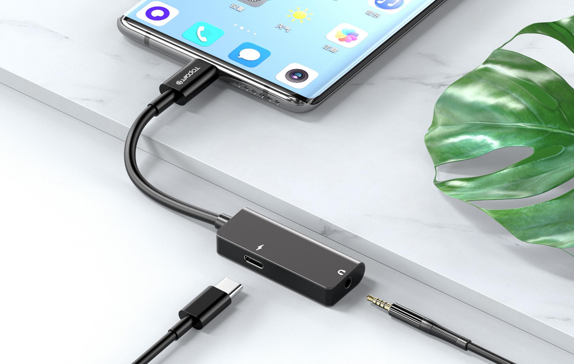 WYEFLOW USB-C to 3.5mm & USB-C Female Port Adapter view 2