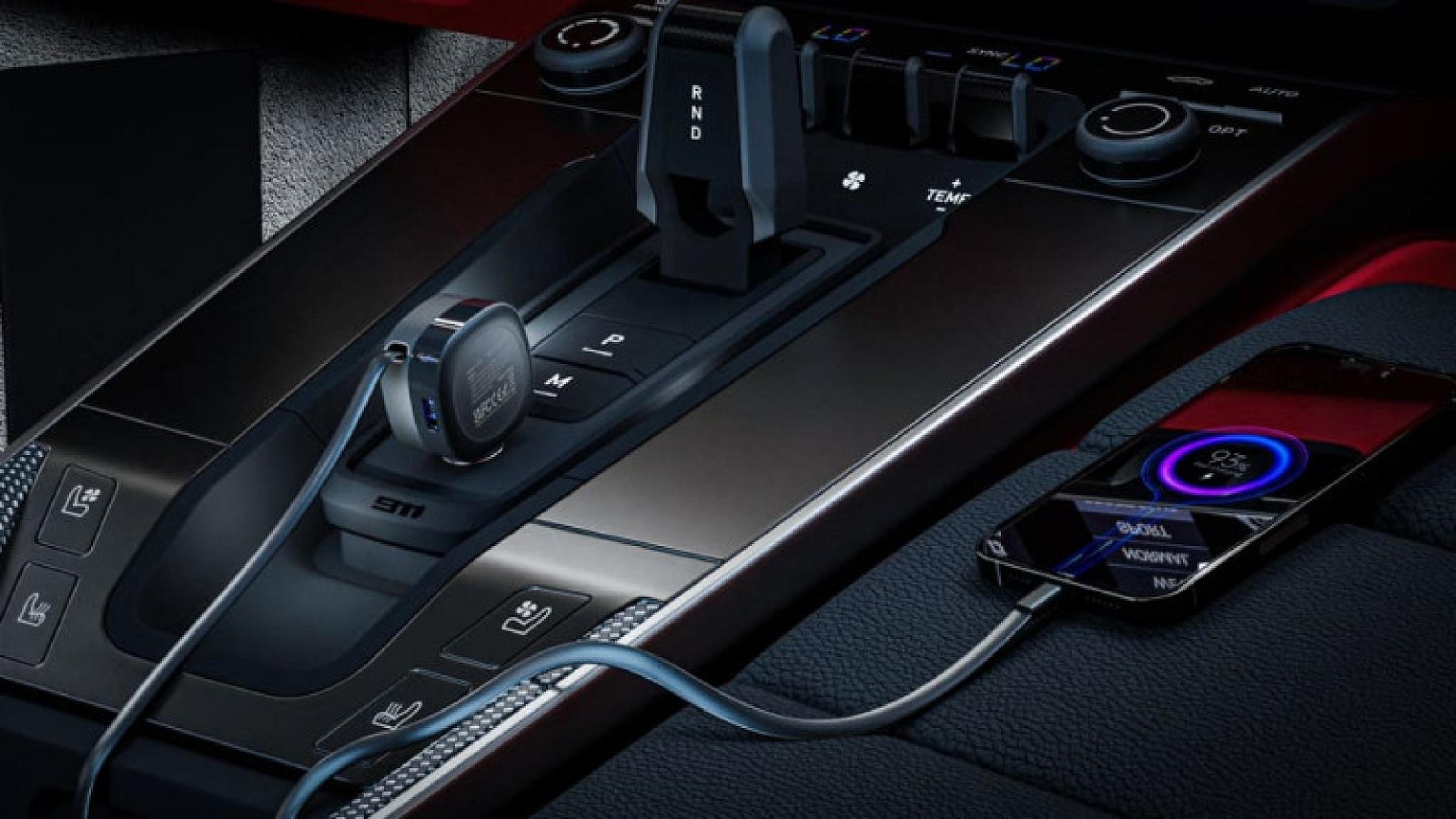 3-IN-1 Fast Charging In-Car Charger with Built-in Retractable Cable & USB A, USB C ports view 2
