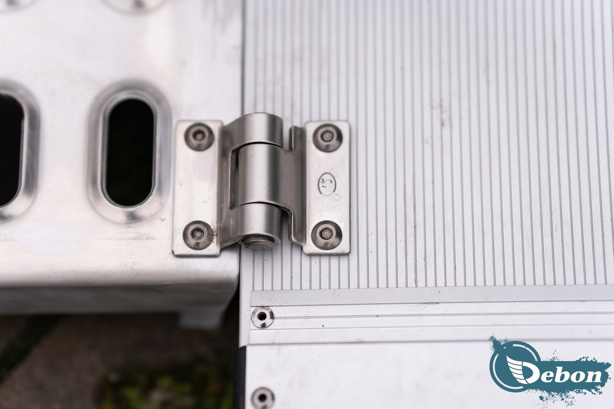 Hinge detail on Debon C1000 Car Transporter