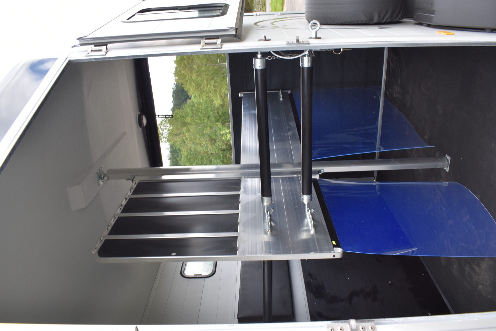 Cheval Liberte Touring Country with Tack Room - Image 13