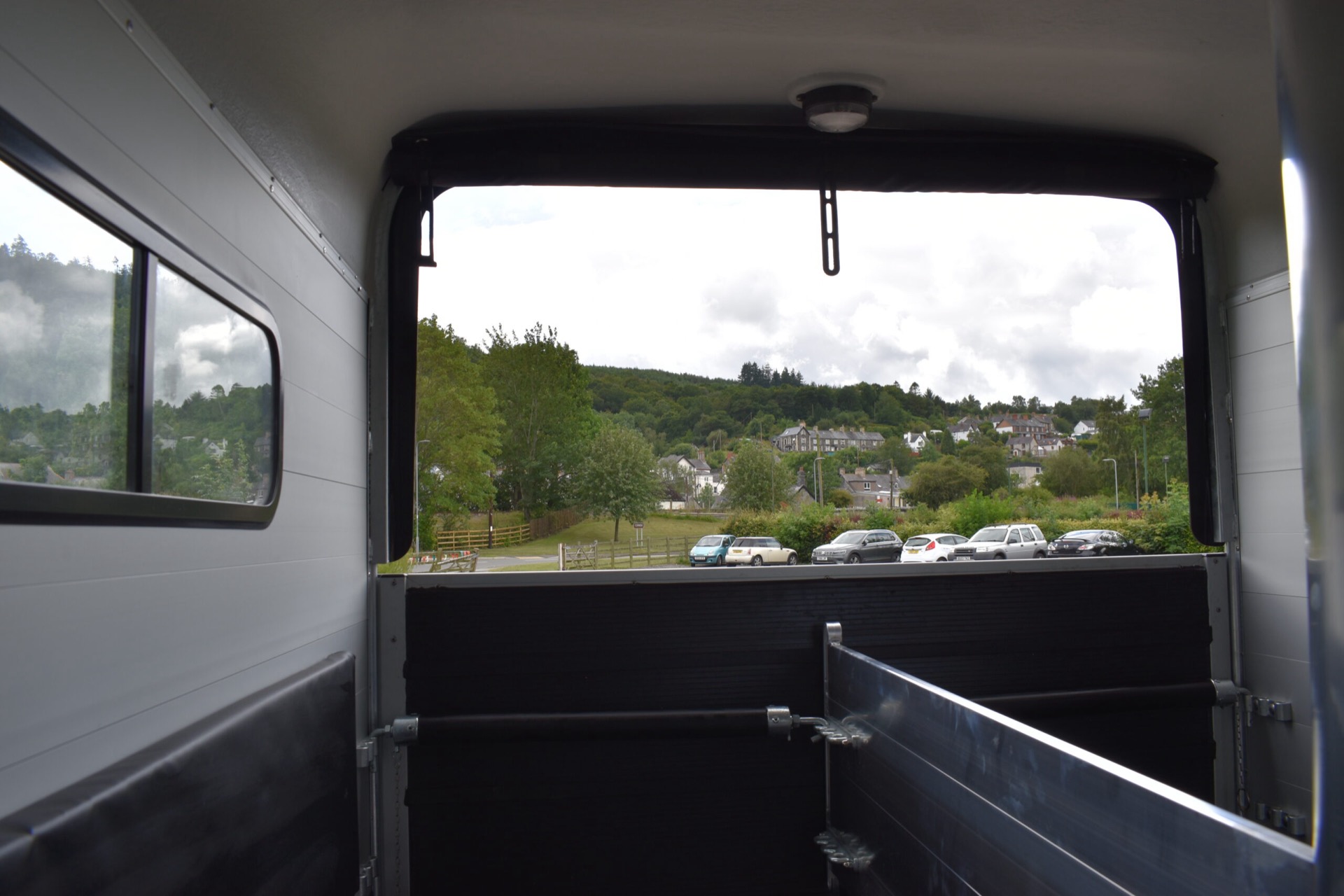 Cheval Liberte Touring Country with Tack Room - Image 11