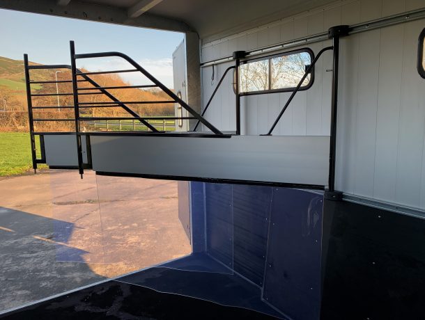 Cheval Liberte Maxi 4 Herringbone Horse Trailer - Image 13