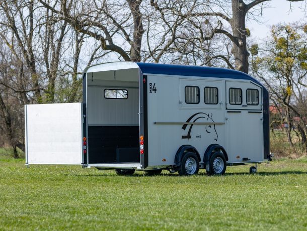 Cheval Liberte Maxi 4 Herringbone Horse Trailer - Image 5