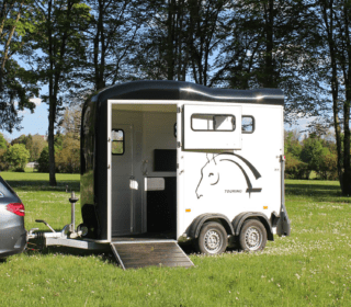 Cheval Liberte Touring One single horse trailer