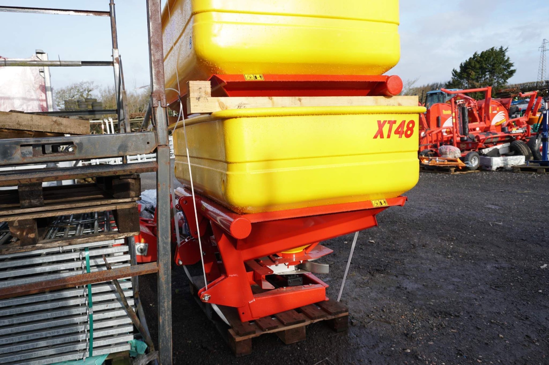 Teagle XT48 Fertiliser Spreader - Image 7