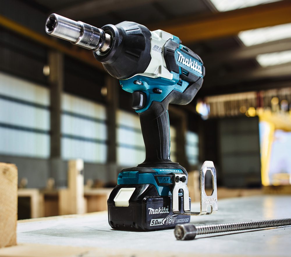 MAKITA DTW1002Z Impact Wrench - Image 4