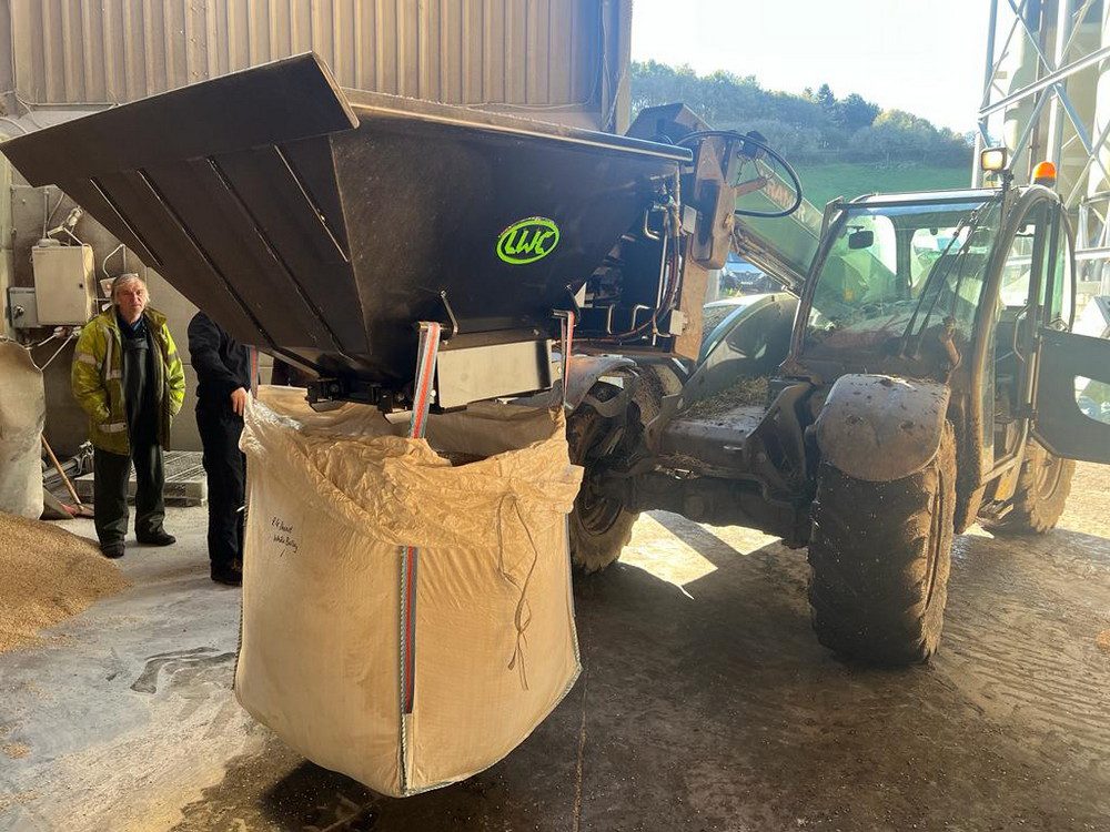 LWC Attachments - Hydraulic Buckets - Image 2