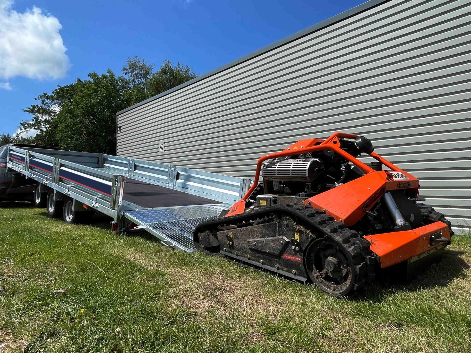 Indespension 16'2" x 6'6" Triple Axle U-Tilt Flatbed Trailer - Image 7