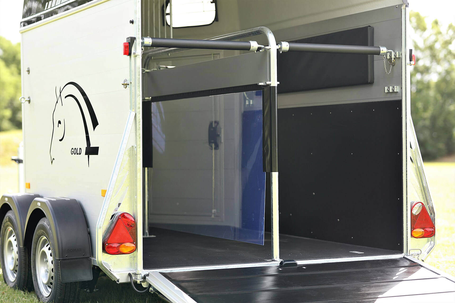 Cheval Liberte Gold Marathon Horse & Carriage Trailer - Image 13
