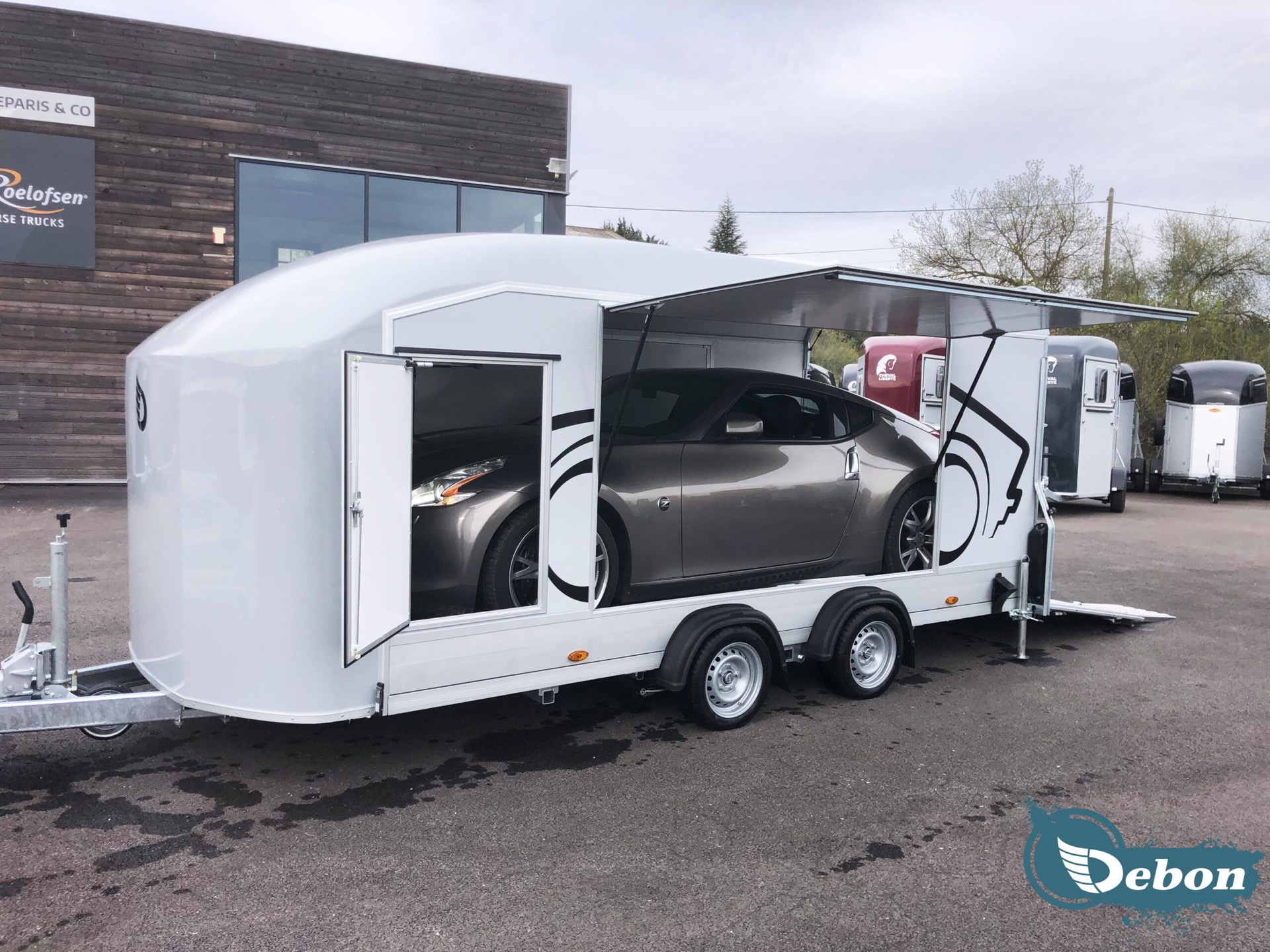 Debon C1000 Enclosed Car Transporter