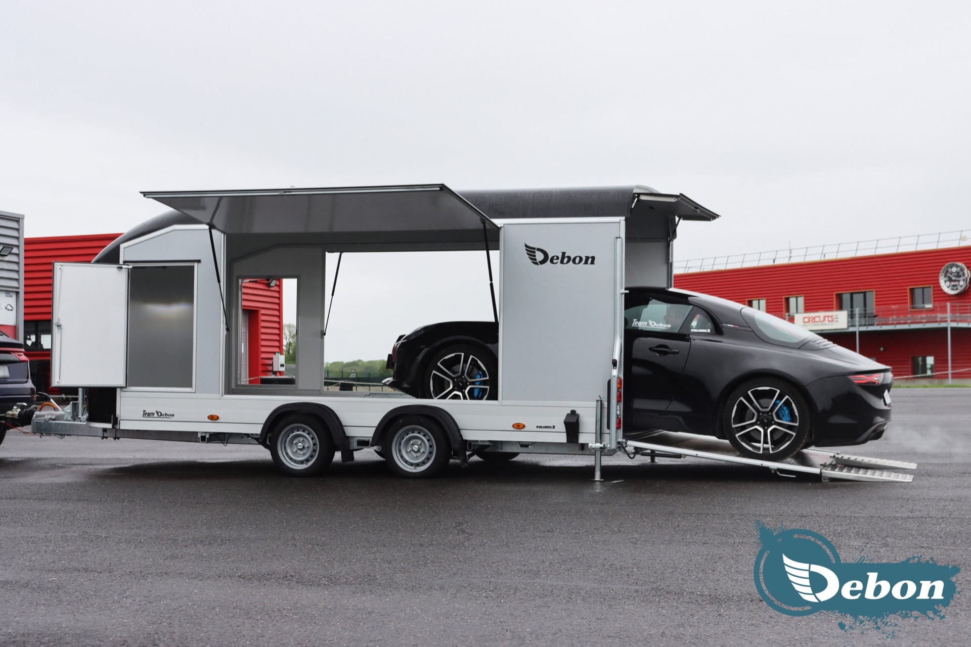 Debon C1000 Enclosed Car Transporter