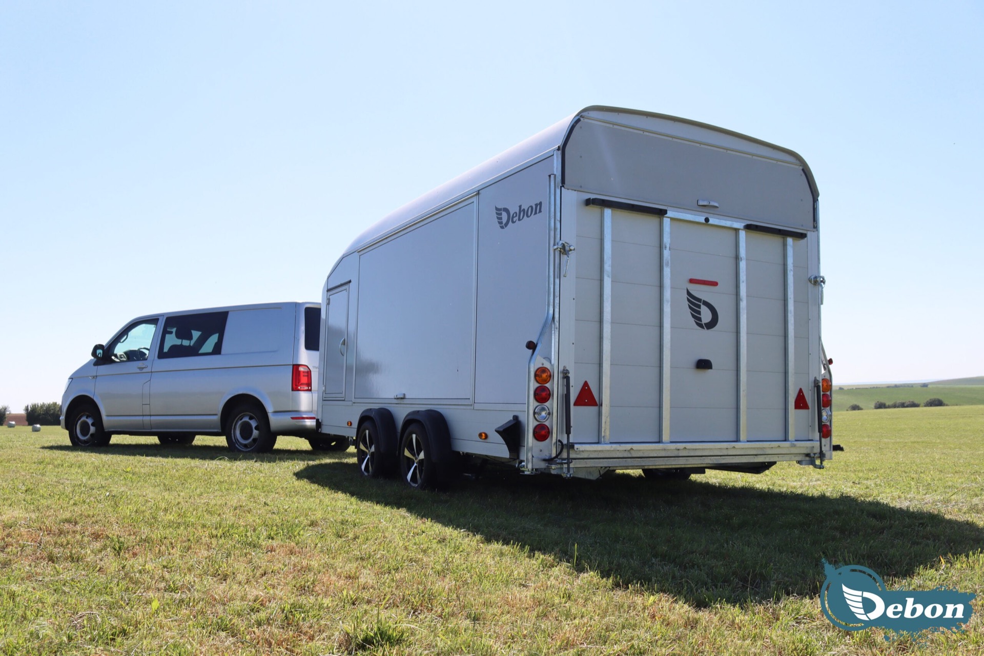 Debon C1000 Enclosed Car Transporter