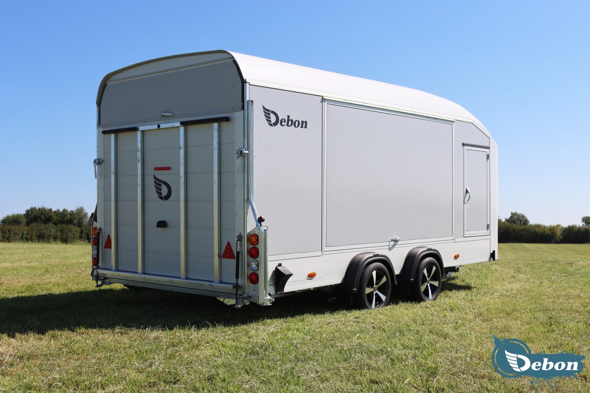 Debon C1000 Enclosed Car Transporter