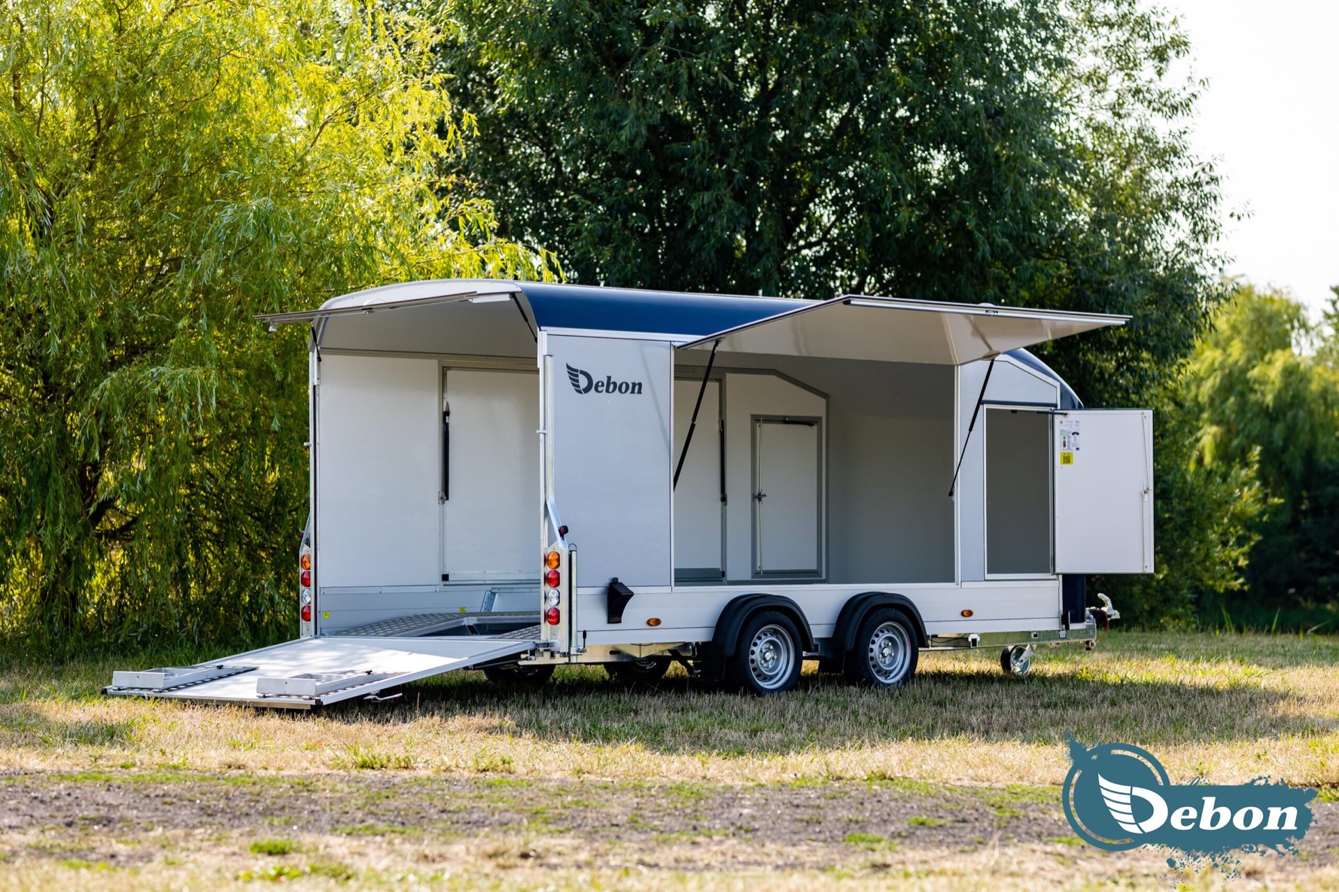Debon C1000 Enclosed Car Transporter