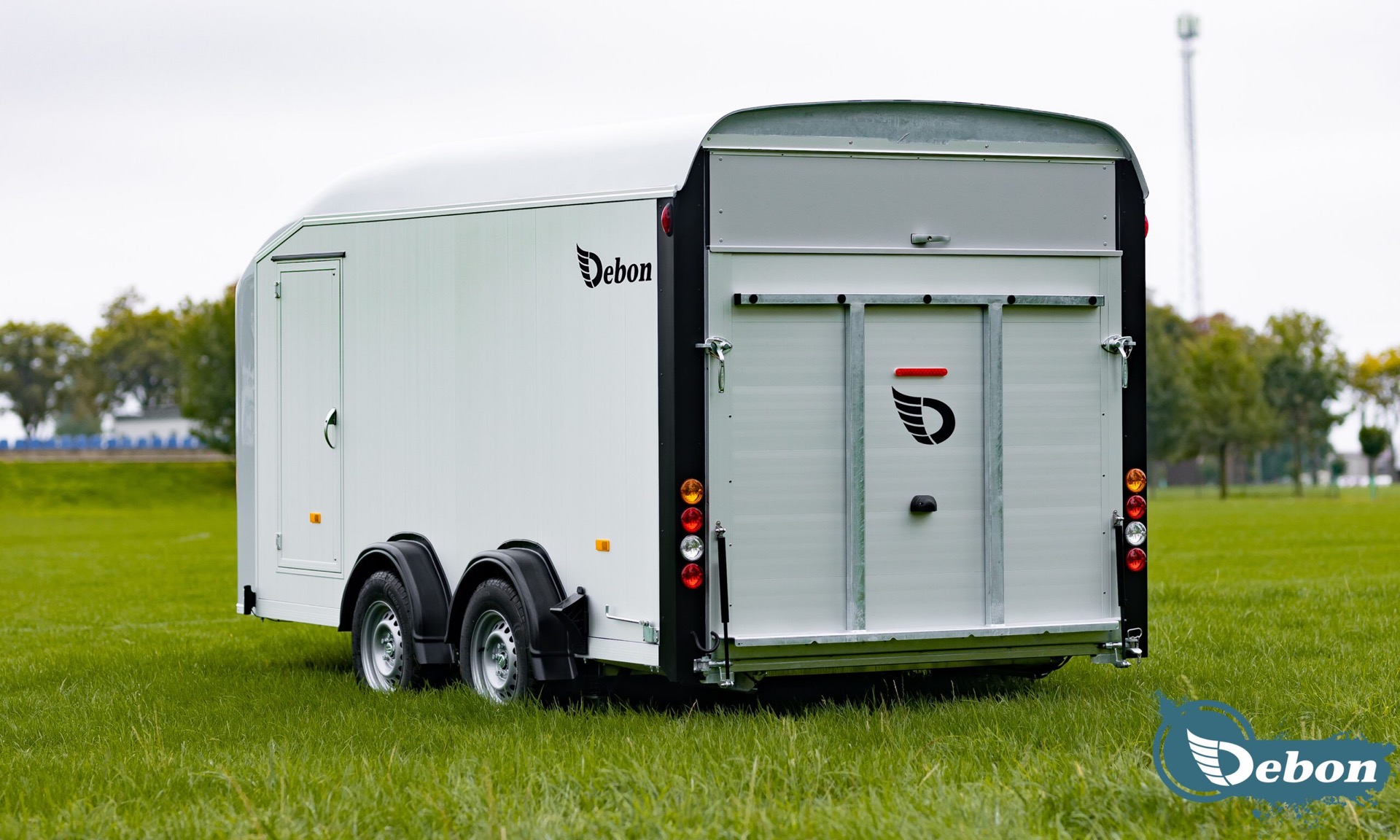 Debon C1000 Enclosed Car Transporter