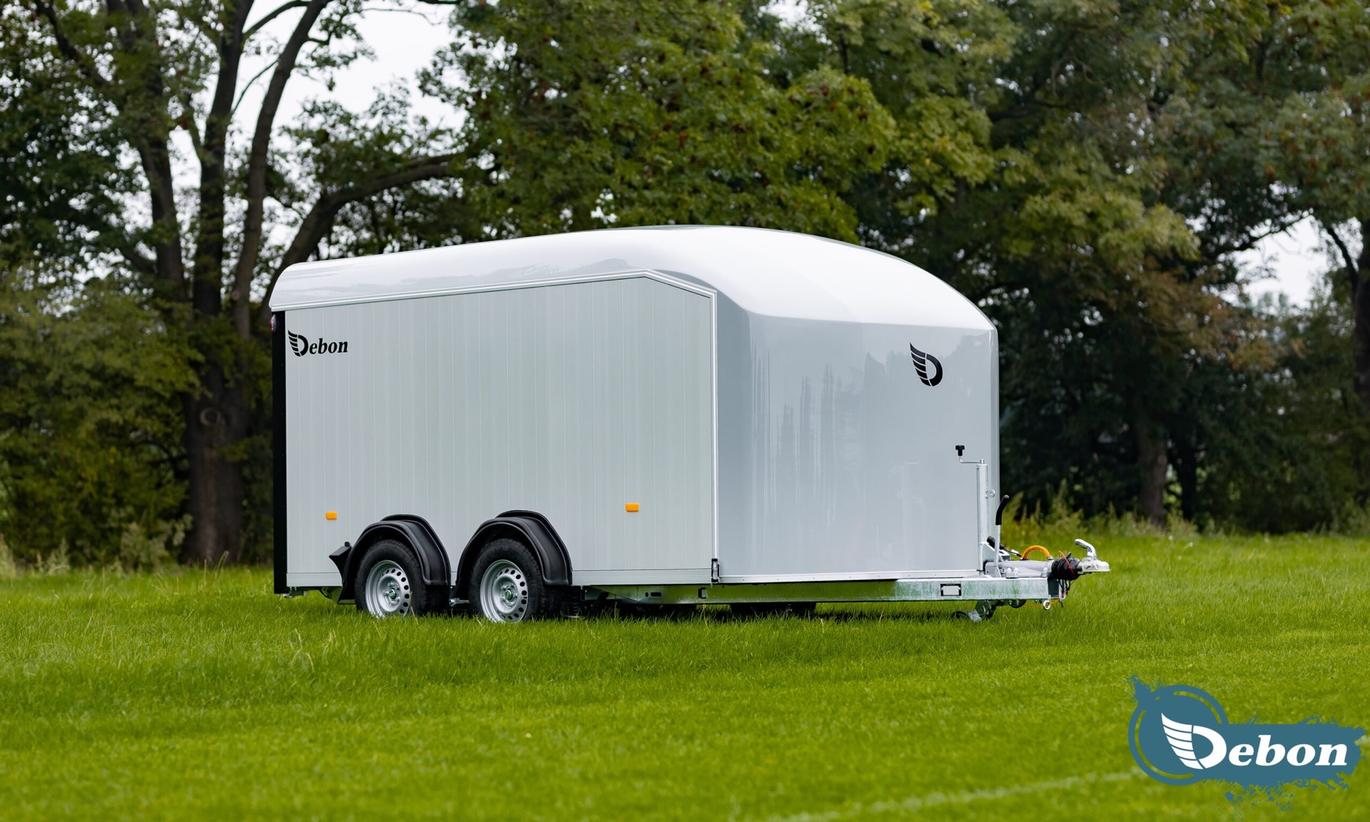 Debon C1000 Enclosed Car Transporter
