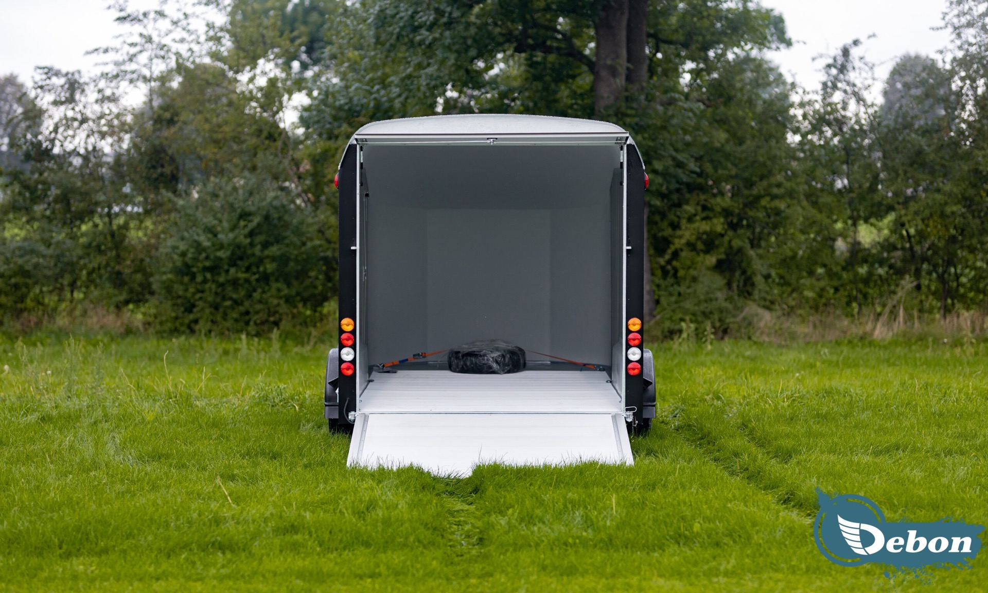 Debon C1000 Enclosed Car Transporter