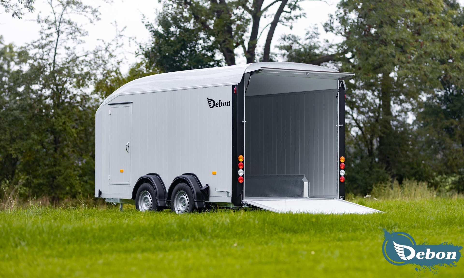 Debon C1000 Enclosed Car Transporter