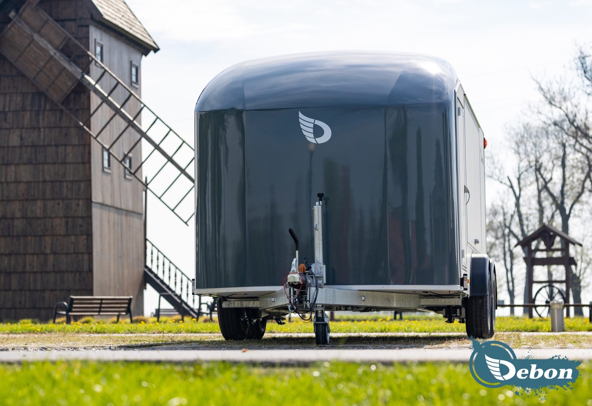 Debon C1000 Enclosed Car Transporter