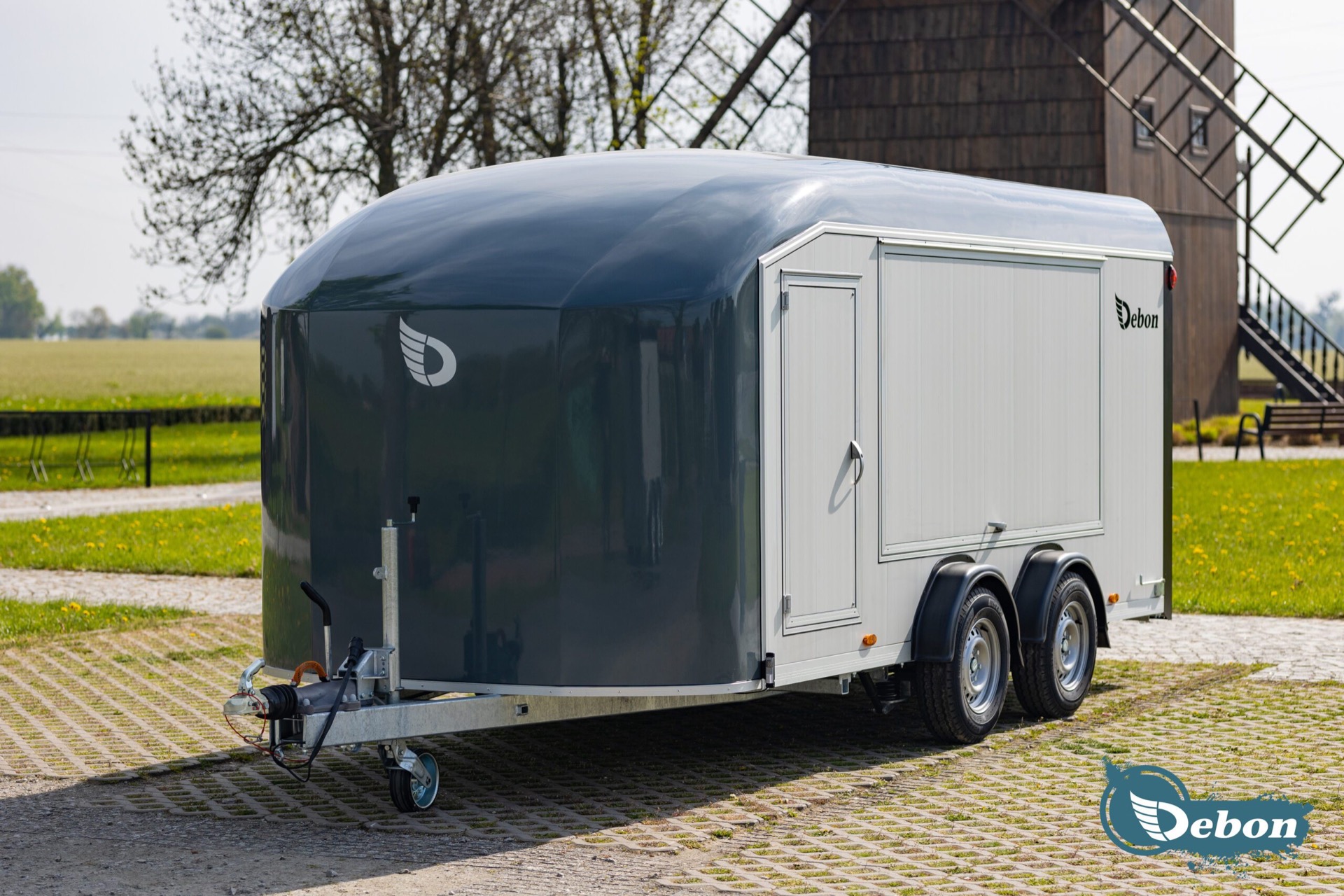 Debon C1000 Enclosed Car Transporter