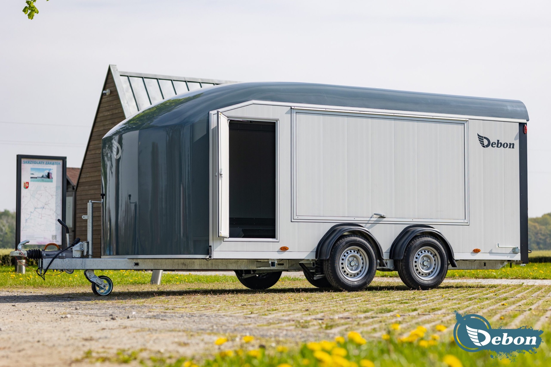 Debon C1000 Enclosed Car Transporter