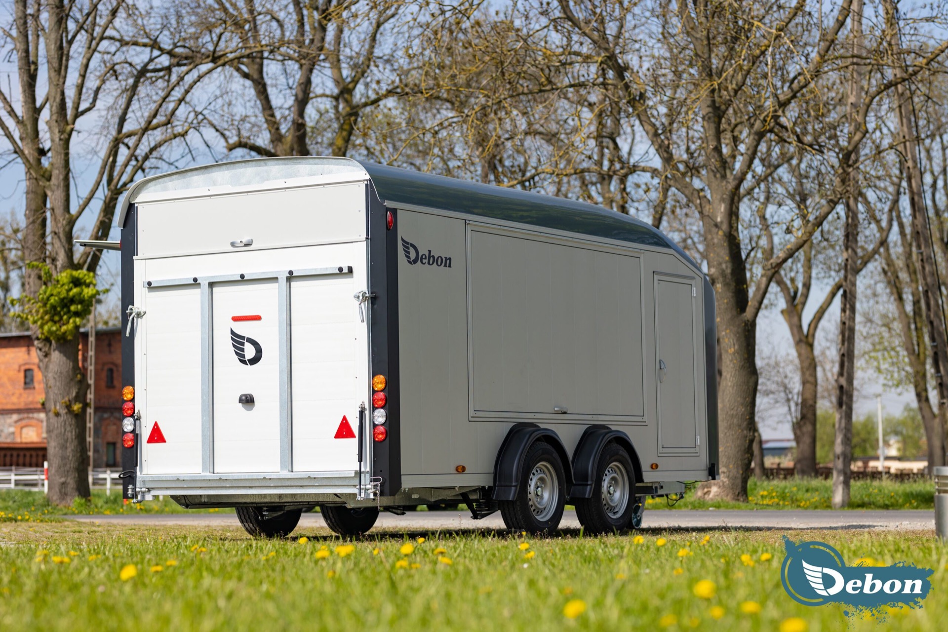 Debon C1000 Enclosed Car Transporter