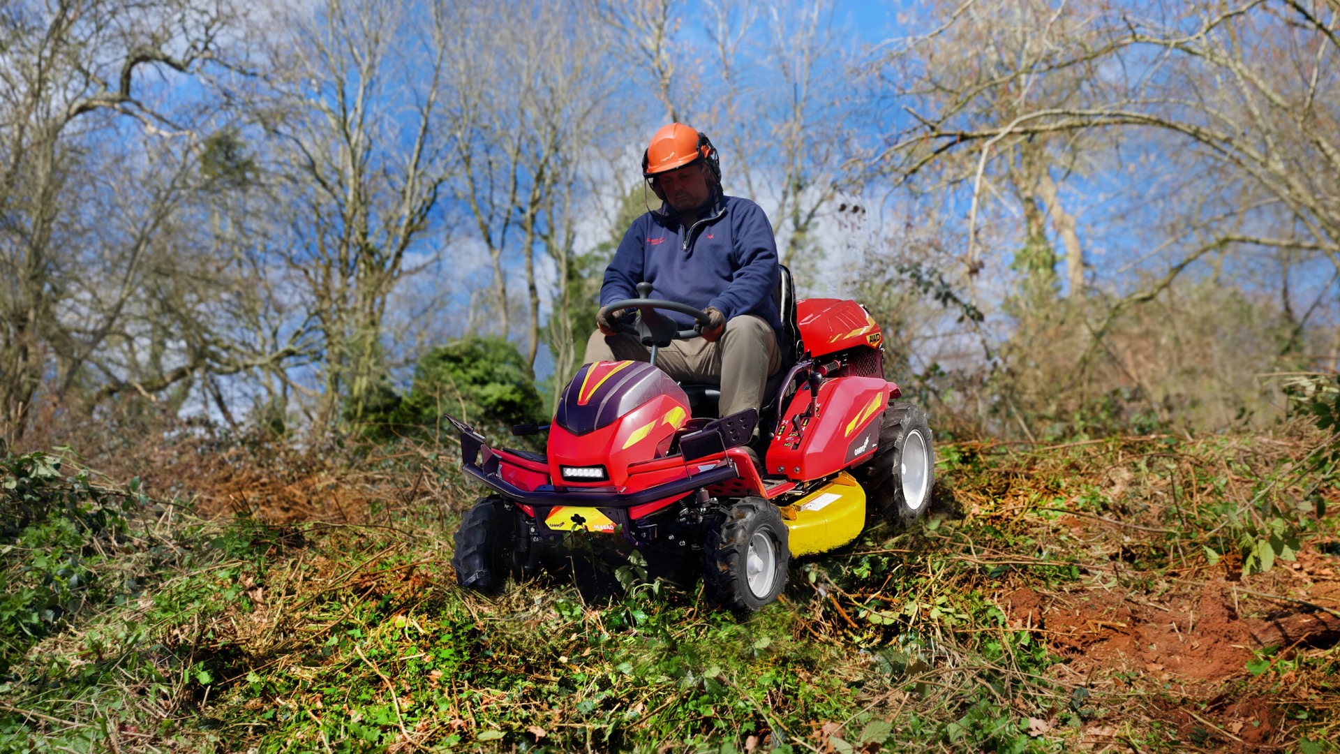 Canycom CMX2408 4WD Ride-on Brushcutter mowing