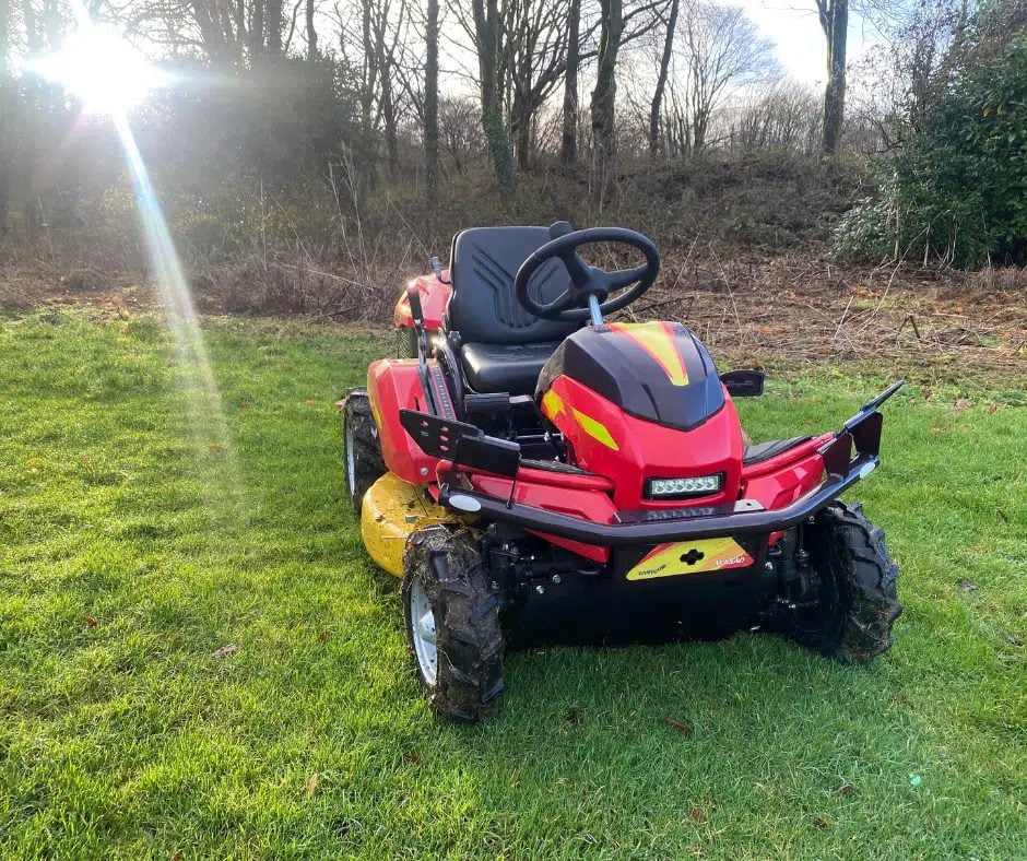 Canycom CMX1810 Ride-on Brushcutter